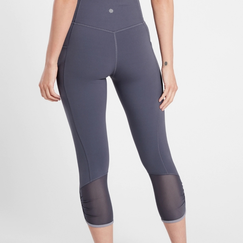 Athleta Charcoal Grey Mesh Capri Leggings EUC sz M